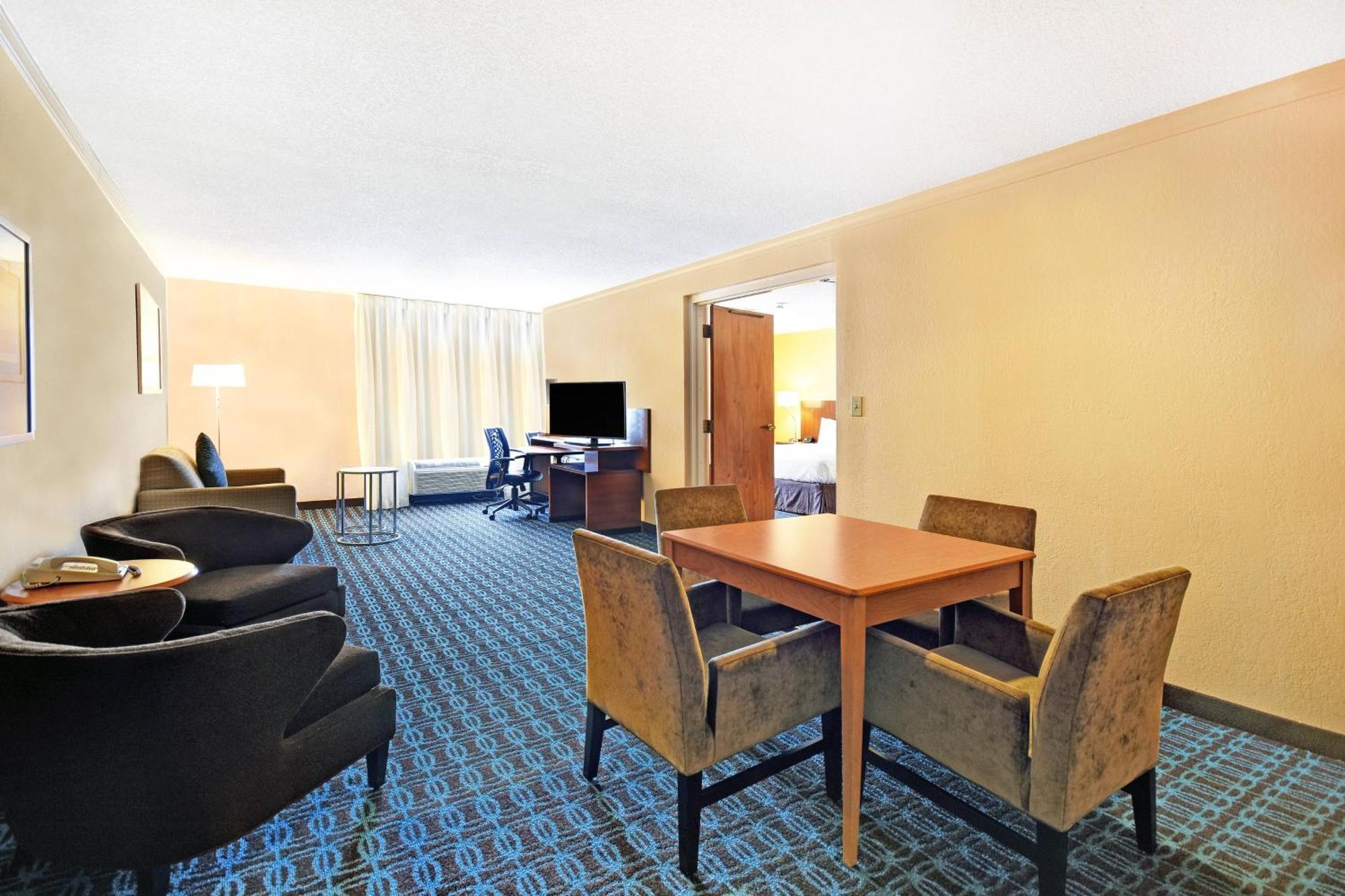 Fairfield Inn & Suites By Marriott Atlanta Vinings/Galleria Smyrna Exterior foto